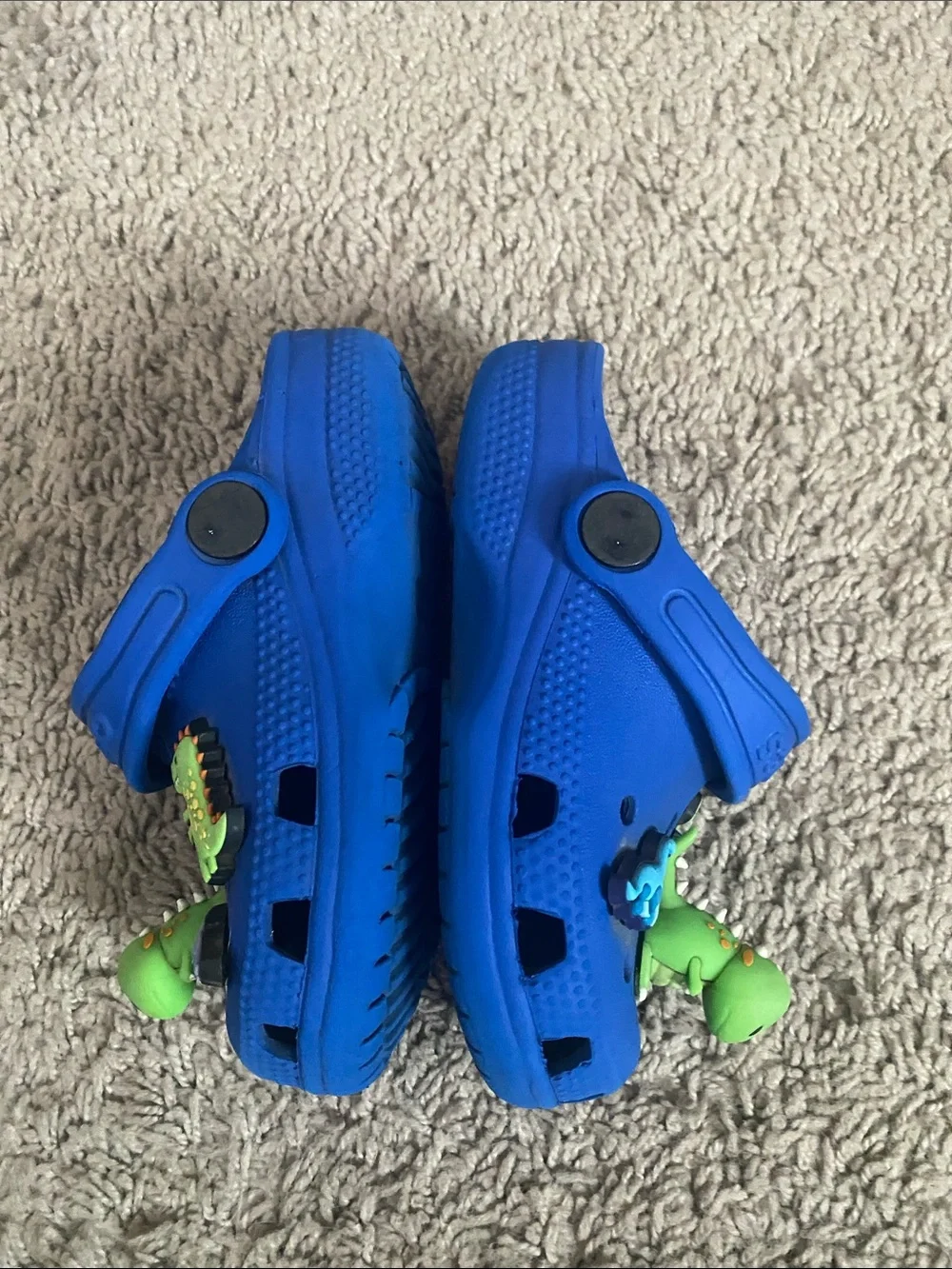 CROCS Kids Blue Clogs with Green Dinosaur Jibbitz size C8